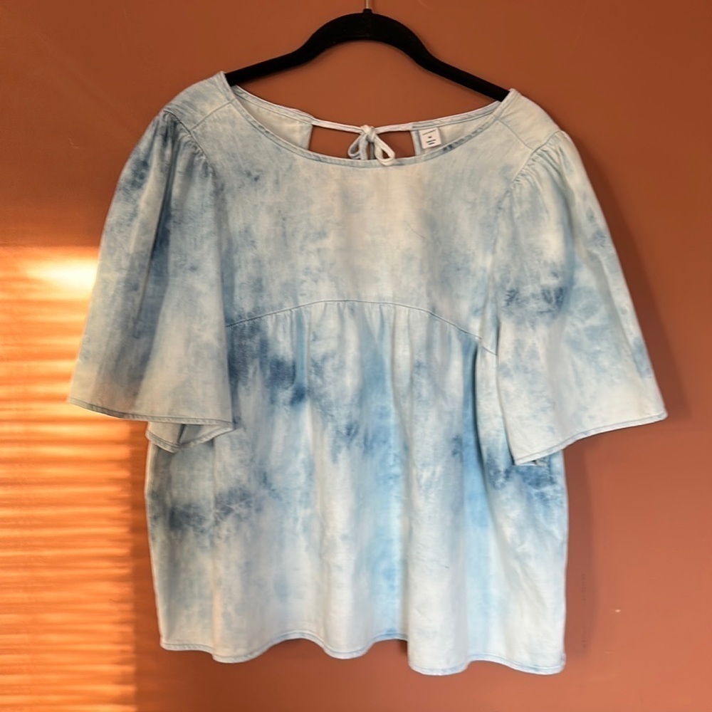 ♥️Old Navy Tie Dye Denim Swing Top Blouse size Medium